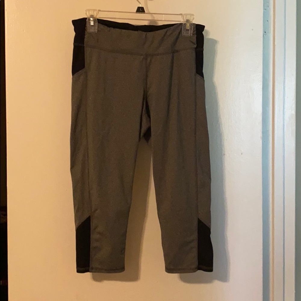 Cropped Gray leggings